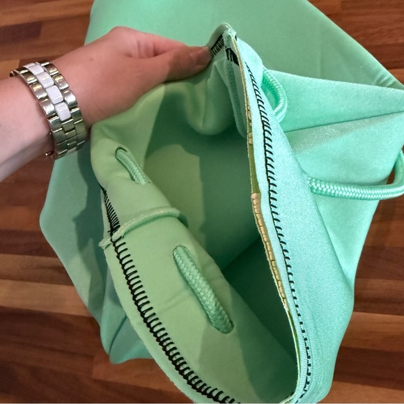 Triangl drawstring Backpack - Picture 12 of 14